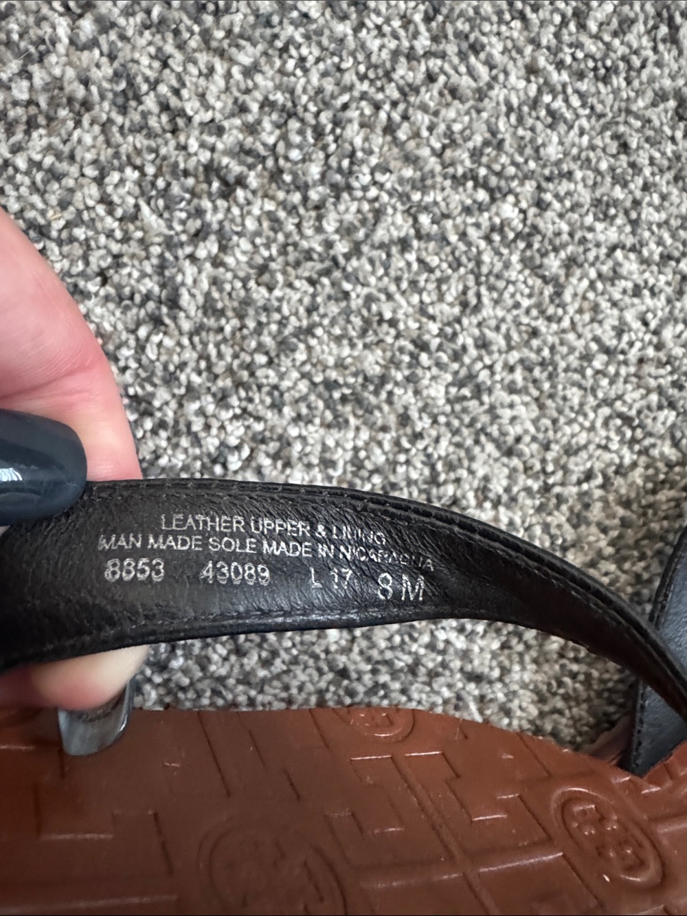 Tory Burch Black Leather Flip Flops with Brown Logo-Embossed Sole - Picture 3 of 3